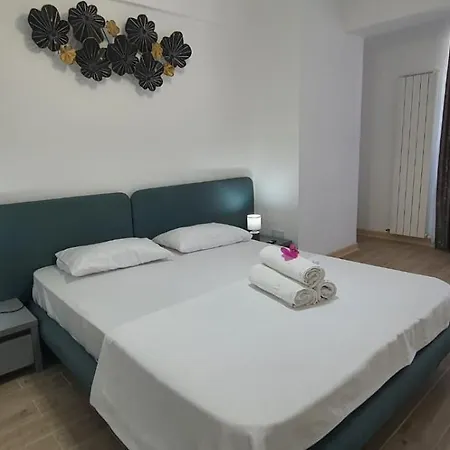 Infinity Aqua Blue Roof Pool & - Private Parking Apartment *