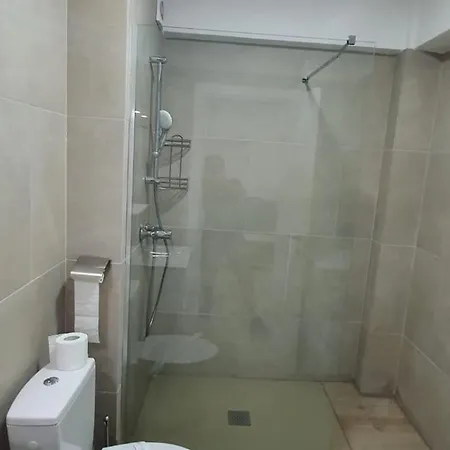 Infinity Aqua Blue Roof Pool & - Private Parking Apartment