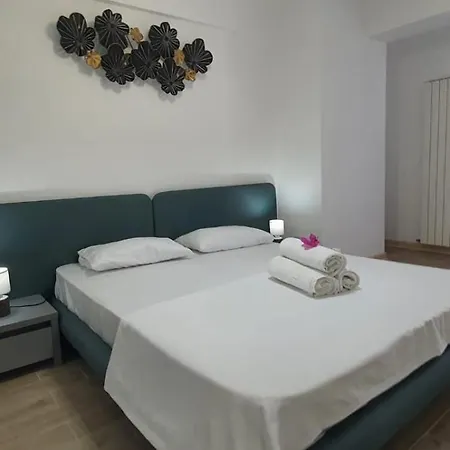Infinity Aqua Blue Roof Pool & - Private Parking Apartment *